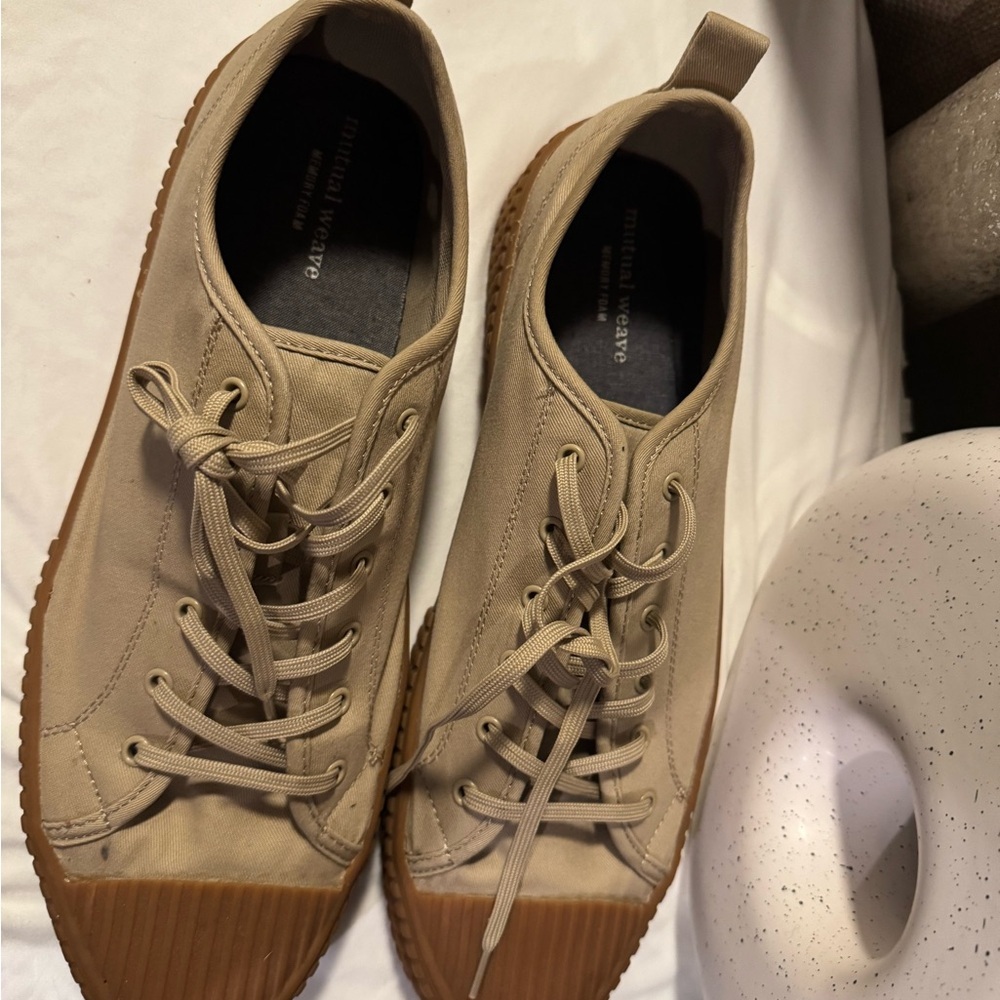 Tan and‎ Brown Low-Top Sneakers with Chunky Sole - Picture 2 of 7